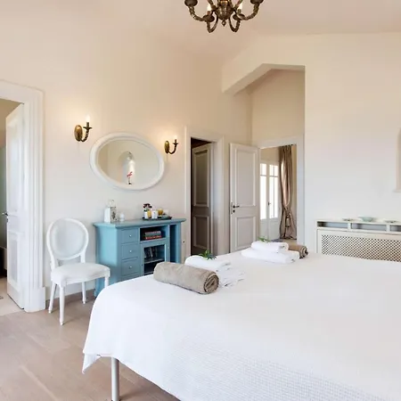 Villa Sleeps 12 Pool Air Con Wifi Kassiopi
