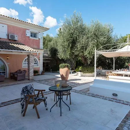 Sleeps 12 Pool Air Con Wifi Kassiopi