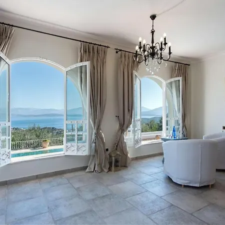 Sleeps 12 Pool Air Con Wifi