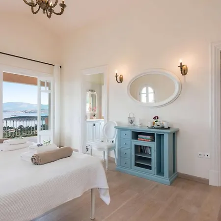 Sleeps 12 Pool Air Con Wifi Villa Kassiopi