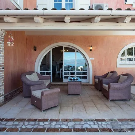 Sleeps 12 Pool Air Con Wifi *