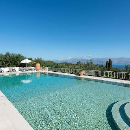 Sleeps 12 Pool Air Con Wifi *