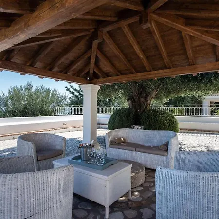 Villa Sleeps 12 Pool Air Con Wifi